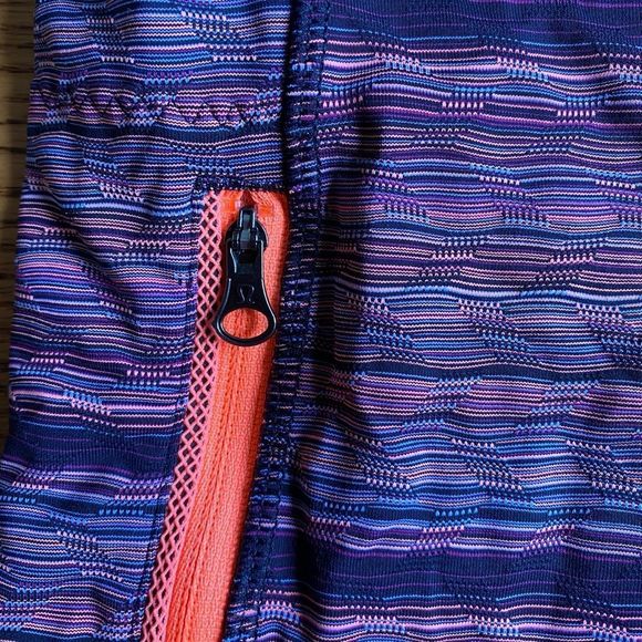 Lululemon Inspire Mid-Rise Tight with Mesh - Size 4 - Picture 2 of 4